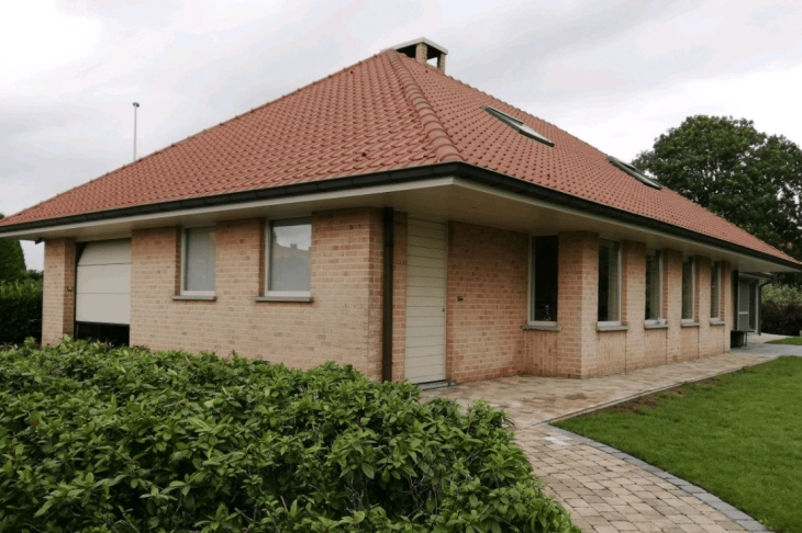 Dak ontmossen Zonnebeke